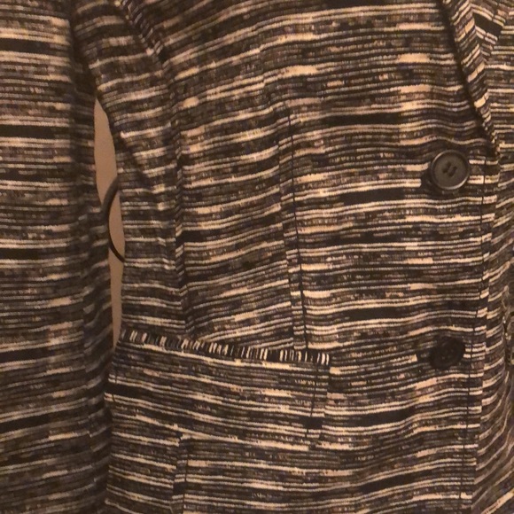 Loft black and cream blazer/ great condition/ worn once - Picture 3 of 5